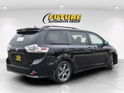 Certified 2020 Toyota Sienna SE image 5