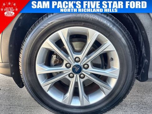 Used 2019 Ford Escape SE FWD image 19