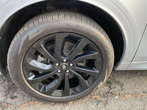 Used 2023 Land Rover Discovery Sport SE R-Dynamic image 8