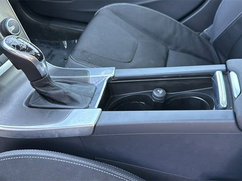 Used 2015 Volvo V60 T5 image 27