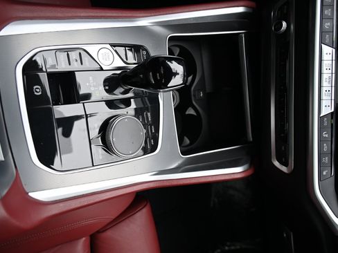 Used 2022 BMW X6 xDrive40i w/ M Sport Package image 16