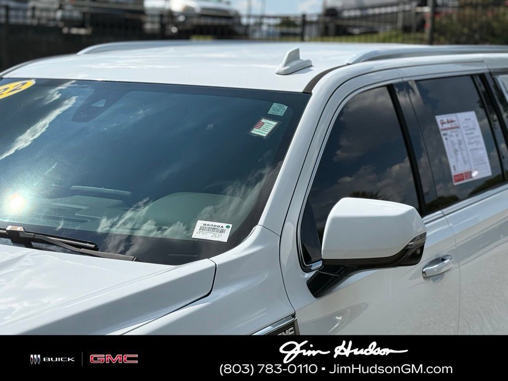 Used 2022 GMC Yukon XL SLT w/ SLT Luxury Package RWD image 11