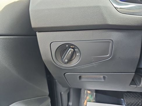 Used 2024 Volkswagen Tiguan S image 28