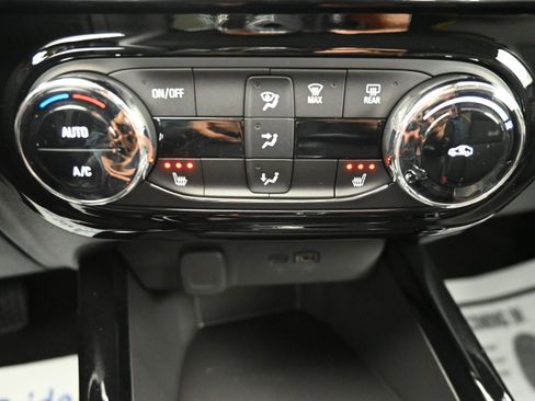 New 2026 Chevrolet Trax ACTIV FWD image 17