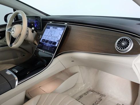 Used 2022 Mercedes-Benz EQS 450+ Sedan image 9