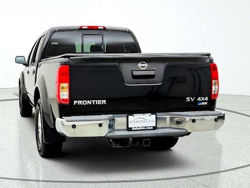 Used 2017 Nissan Frontier SV w/ SV Value Truck Package AWD/4WD image 6