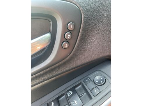 Used 2019 Jeep Cherokee Limited AWD/4WD image 15