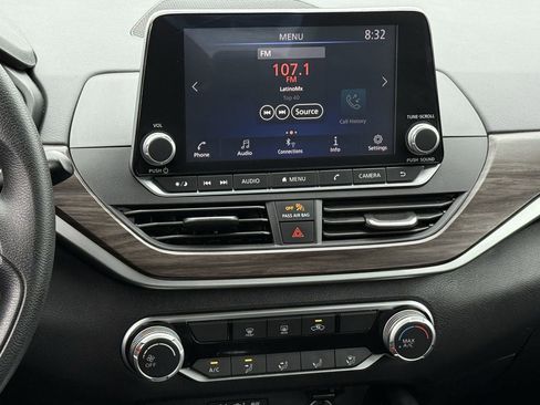 Used 2024 Nissan Altima 2.5 SV image 17