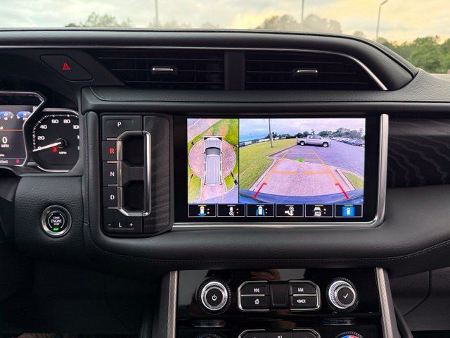 Used 2021 GMC Yukon XL Denali w/ Denali Premium Package AWD/4WD image 20