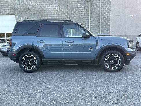 Used 2022 Ford Bronco Sport Outer Banks w/ Tech Package image 2