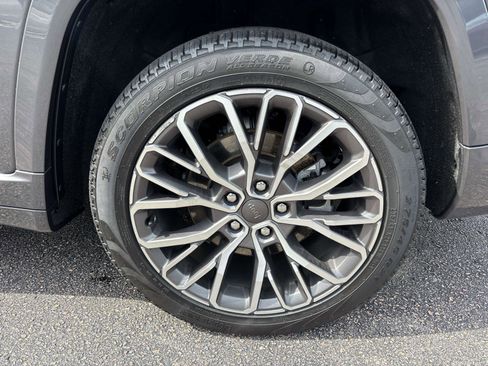 Used 2023 Jeep Grand Cherokee L Summit image 6