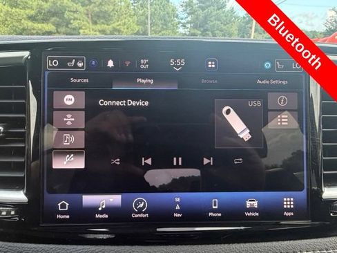 Used 2022 Chrysler Pacifica Limited w/ S Appearance Package FWD image 11