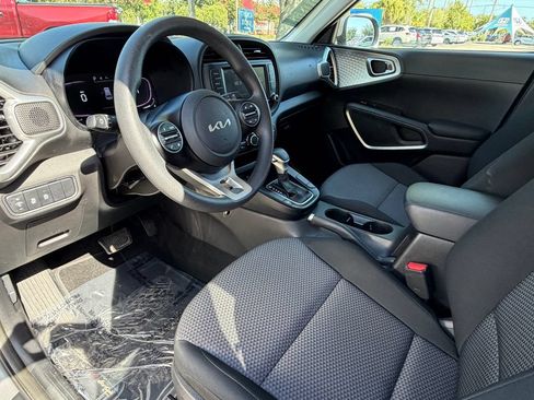 Used 2024 Kia Soul LX w/ Option Group 015 FWD image 20