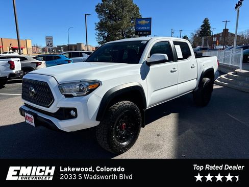 Used 2019 Toyota Tacoma TRD Off-Road image 1