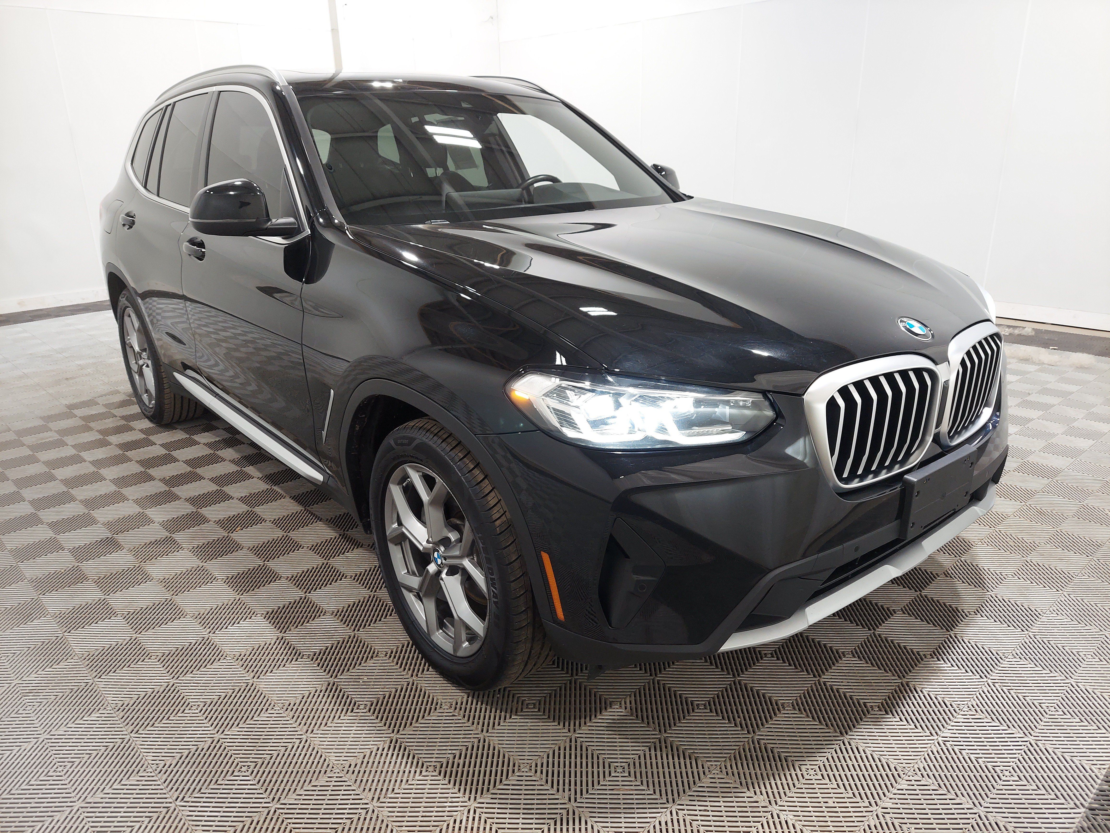 Used 2024 BMW X3 xDrive30i AWD/4WD image 4