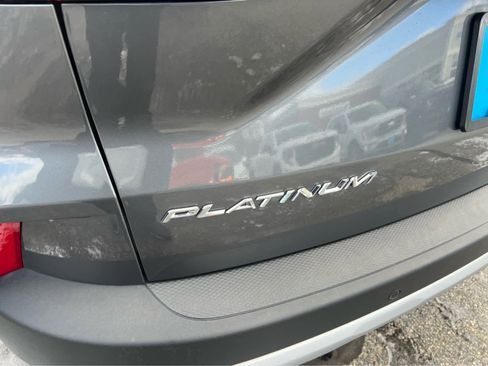 Used 2024 Ford Escape Platinum image 8