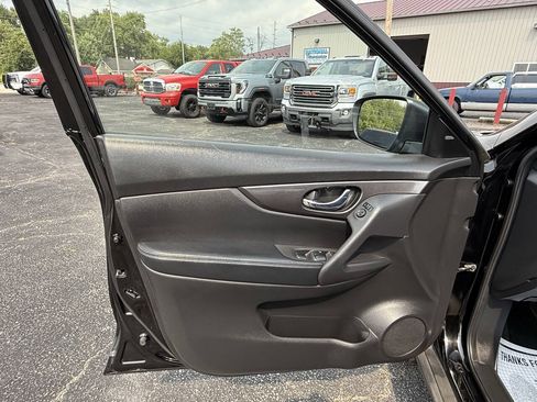 Used 2020 Nissan Rogue SV AWD/4WD image 11