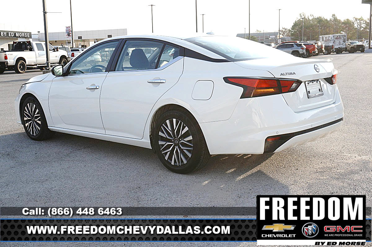 Used 2025 Nissan Altima 2.5 SV FWD image 36