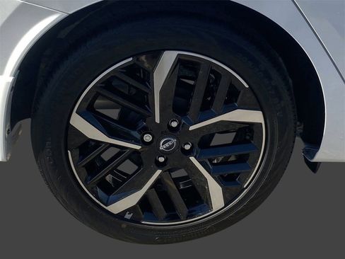 New 2025 Nissan Versa SR image 7