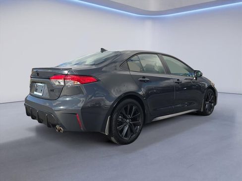 Used 2023 Toyota Corolla SE image 5
