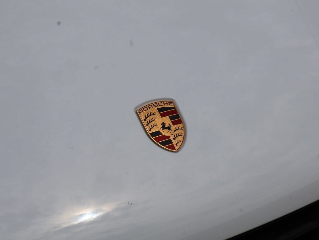Used 2026 Porsche Macan AWD/4WD image 13