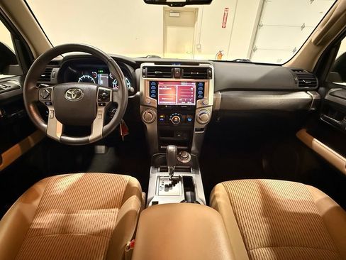 Used 2020 Toyota 4Runner SR5 AWD/4WD image 26