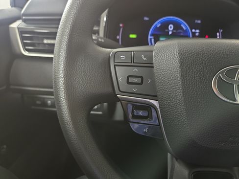 Used 2025 Toyota Camry LE FWD image 15
