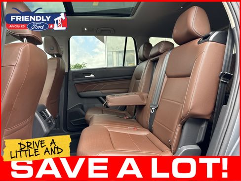 Used 2023 Volkswagen Atlas SEL AWD/4WD image 17
