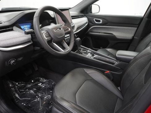 Used 2023 Jeep Compass Latitude w/ Sun and Sound Group AWD/4WD image 18