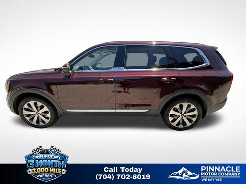 Used 2022 Kia Telluride EX w/ EX Premium Package FWD image 8
