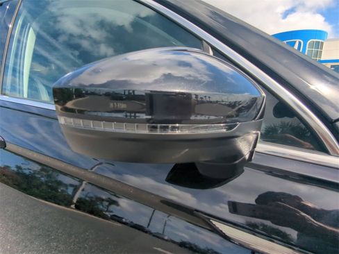 Used 2024 Volkswagen Tiguan SE image 14