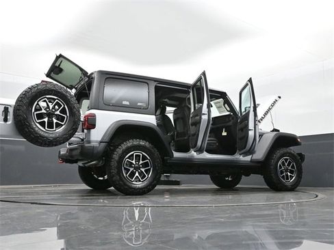 Used 2024 Jeep Wrangler Unlimited Rubicon w/ Capability Package image 51