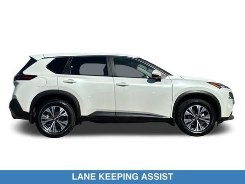 Used 2022 Nissan Rogue SV FWD image 4