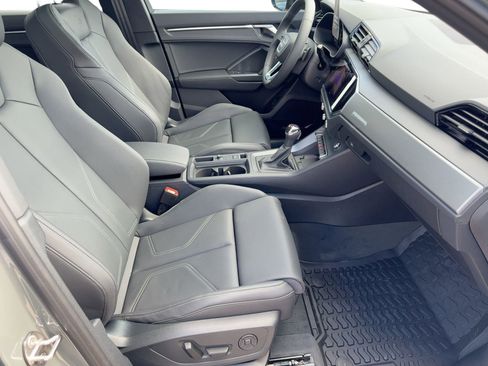New 2025 Audi Q3 2.0T Premium image 30