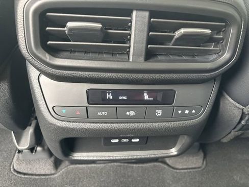Used 2025 Honda Pilot EX-L image 28