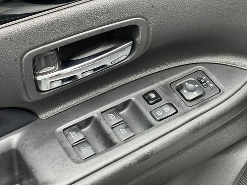 Used 2019 Mitsubishi Outlander SE FWD image 32