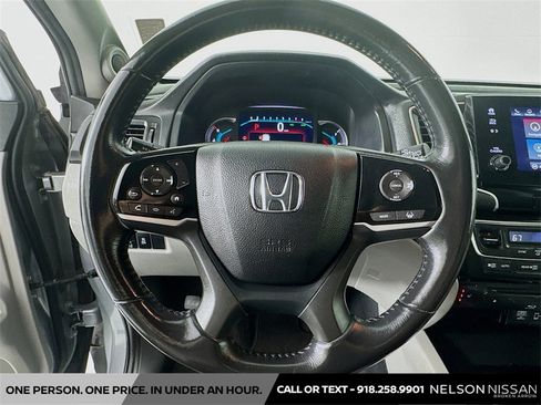 Used 2021 Honda Pilot Touring image 11