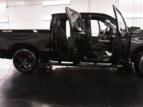 Used 2023 Chevrolet Silverado 1500 RST w/ Redline Edition image 30