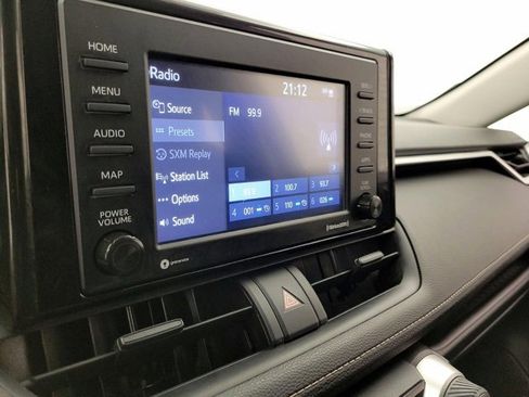 Used 2021 Toyota RAV4 LE image 3