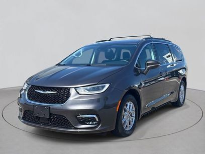 Used 2022 Chrysler Pacifica Touring-L