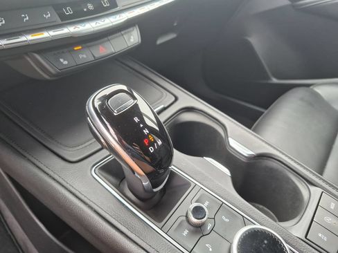 Used 2020 Cadillac XT4 Premium Luxury w/ Cold Weather Package FWD image 18