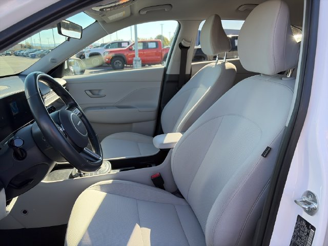 Used 2025 Hyundai Kona SEL AWD/4WD image 16