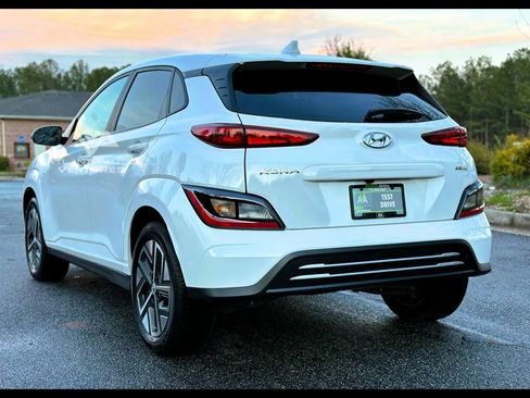 Used 2023 Hyundai Kona SEL image 18