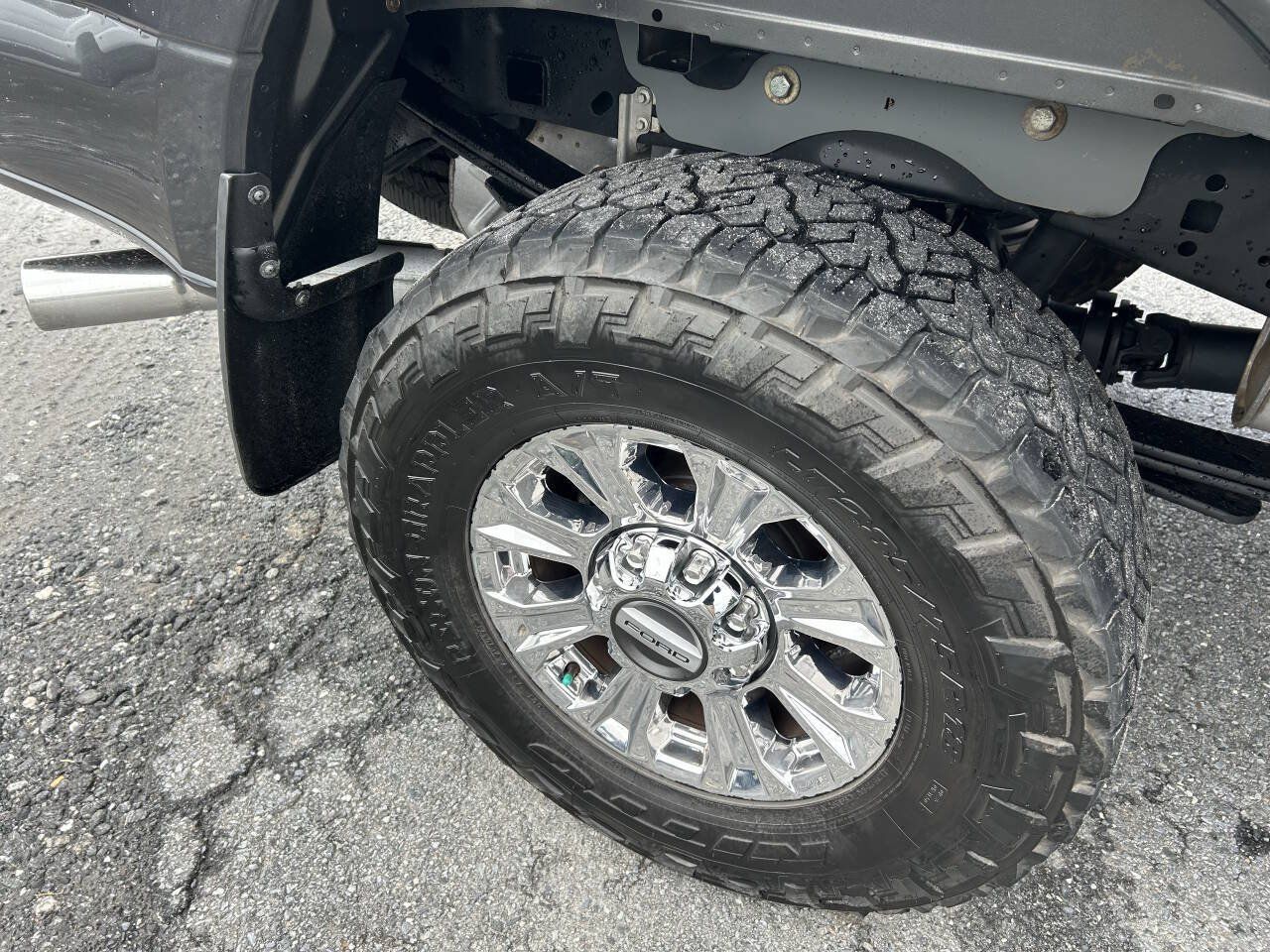 Used 2018 Ford F250 XLT w/ XLT Premium Package AWD/4WD image 11