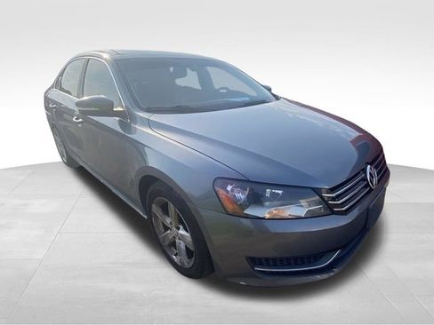 Used 2013 Volkswagen Passat 2.5 SE FWD image 12