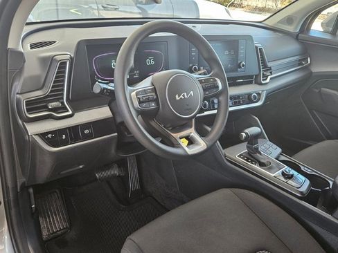 Used 2025 Kia Sportage LX image 10