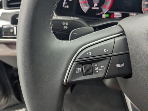 Used 2025 Audi Q8 Prestige image 12