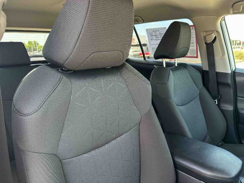 Used 2025 Toyota RAV4 XLE FWD image 23
