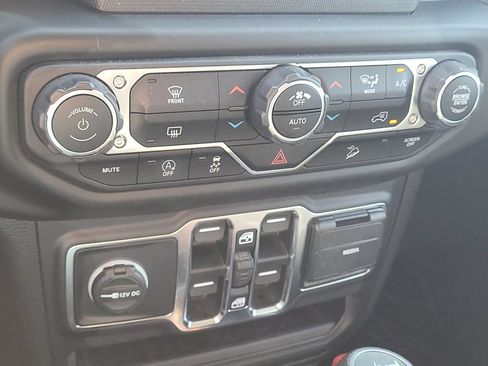 Used 2020 Jeep Wrangler Unlimited Sport AWD/4WD image 25