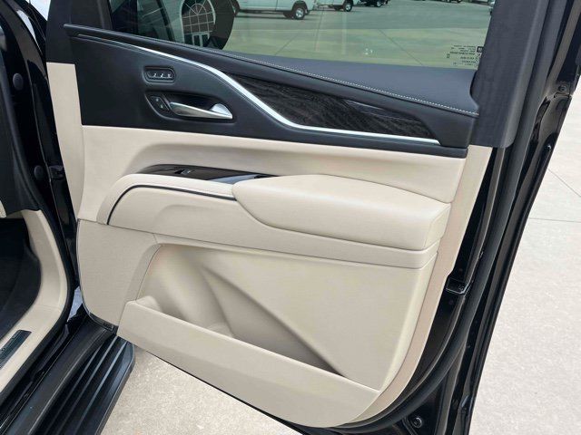 Used 2023 Cadillac Escalade Premium Luxury RWD image 14